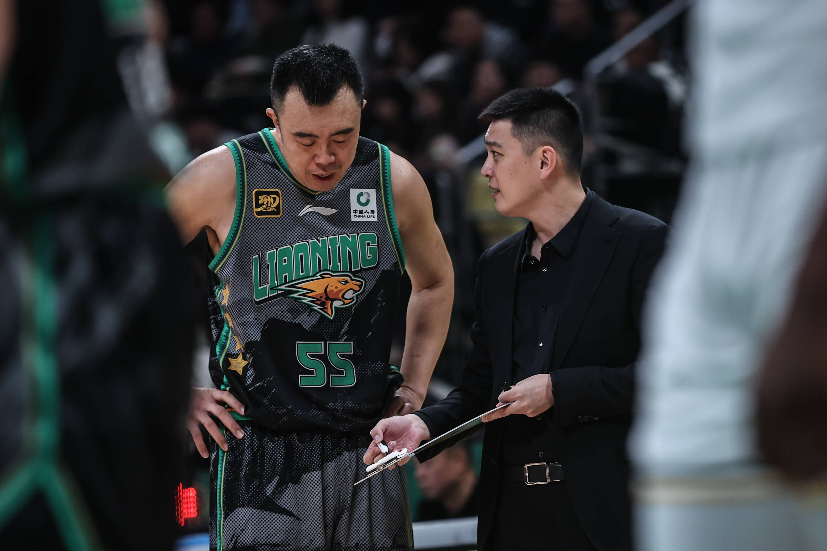 辽宁男篮在比赛中取得胜利，积极态度备受称赞