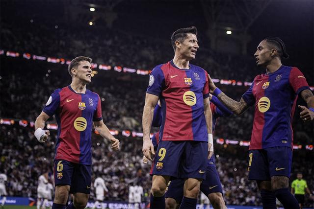 巴塞罗那险胜曼联，惊险闯关