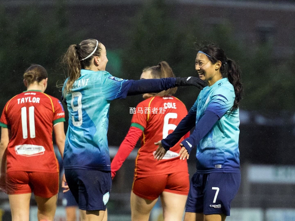 欧洲女足杯赛榜首之战火爆继续