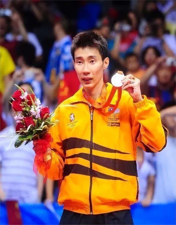 关于印尼羽毛球队完胜丹麦羽毛球队，李宗伟爆发神勇的信息