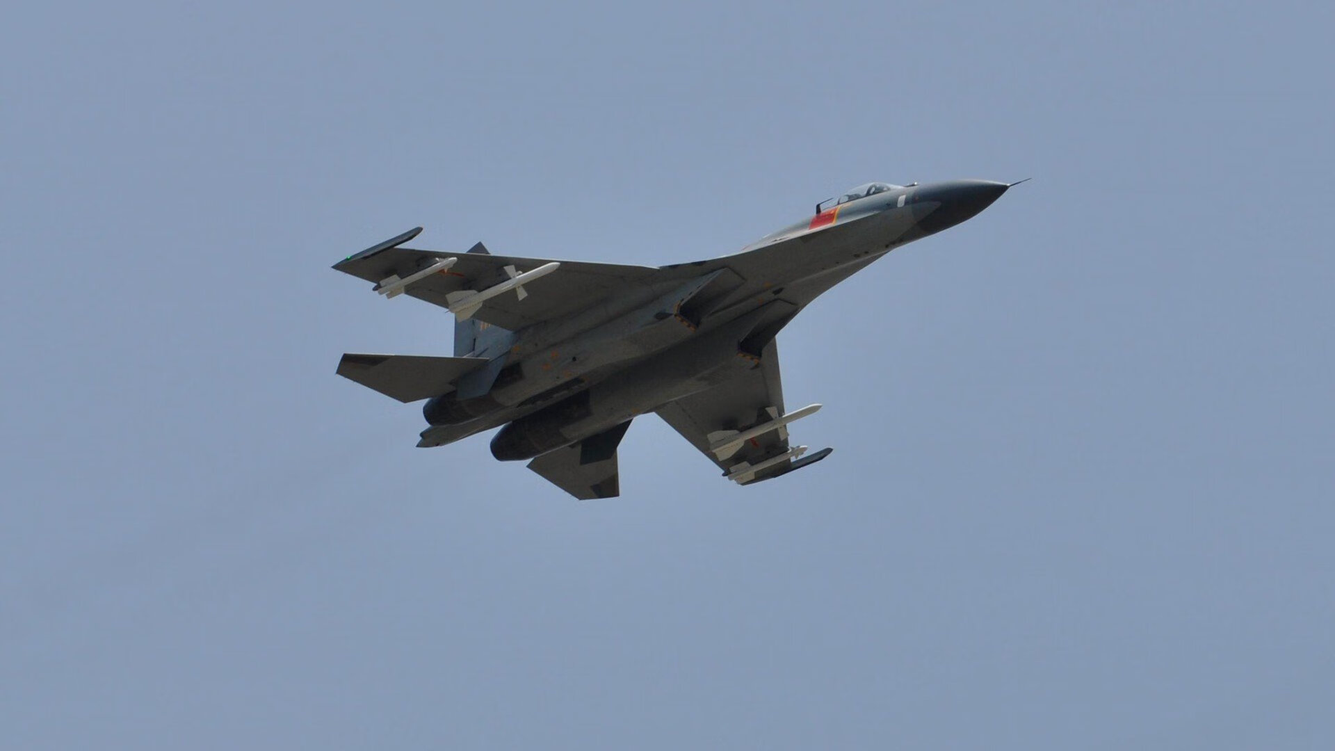 詹姆斯足球场降维打击，当强者逻辑跨越篮球与绿茵